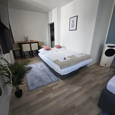 Apartment Monica Donau